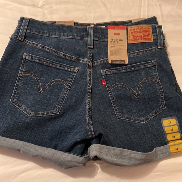 Levi brand shorts denim brand new with tags women size 8 - Picture 4 of 6
